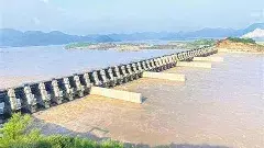 పోలవరం నిర్మాణం మధ్య దాగిన సవాళ్లు