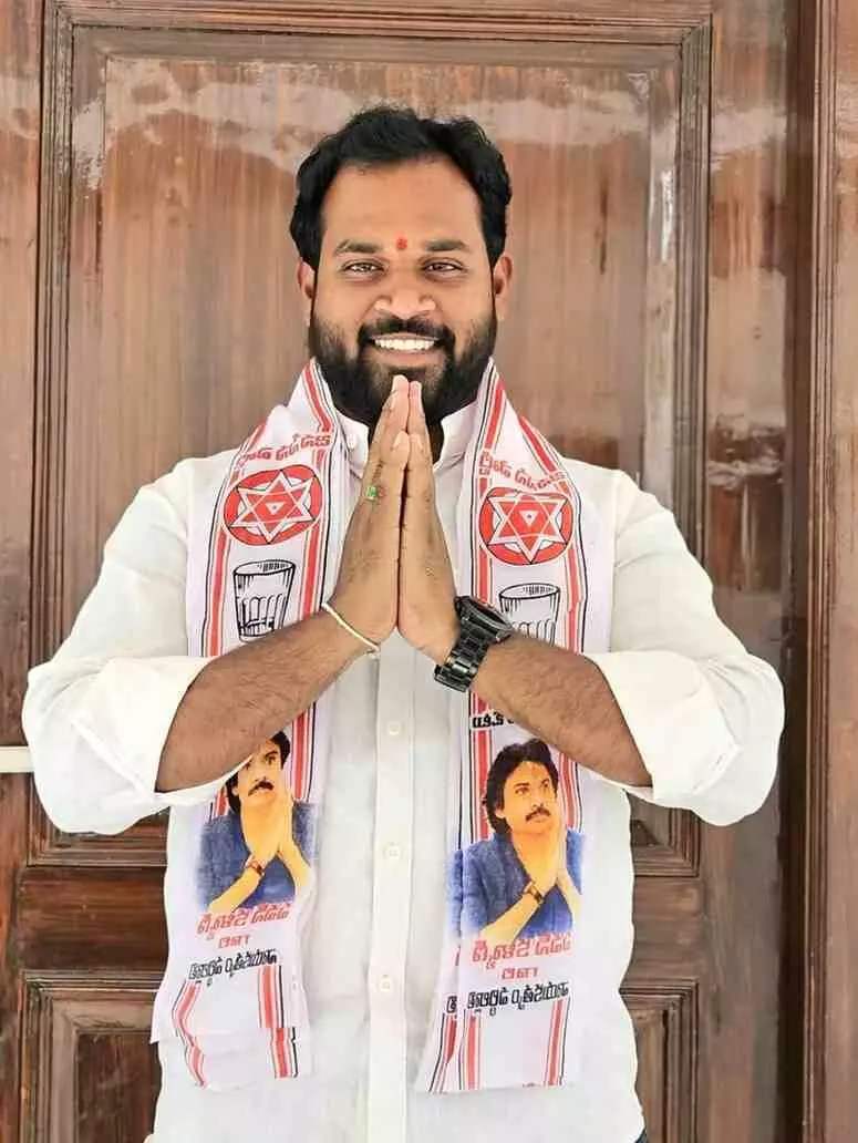 ఎమ్మెల్యే అరవ శ్రీధర్ పై మరో సంచలన వీడియో.. జనసేన శ్రేణుల్లో కలకలం ఎమ్మెల్యే అరవ శ్రీధర్ పై మరో సంచలన వీడియో.. జనసేన శ్రేణుల్లో కలకలం