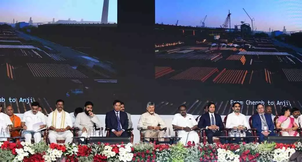 అడక్కుండానే వచ్చిన స్టీల్ప్లాంట్ ఆర్సెలార్ మిట్టల్! అడక్కుండానే వచ్చిన స్టీల్ప్లాంట్ ఆర్సెలార్ మిట్టల్!