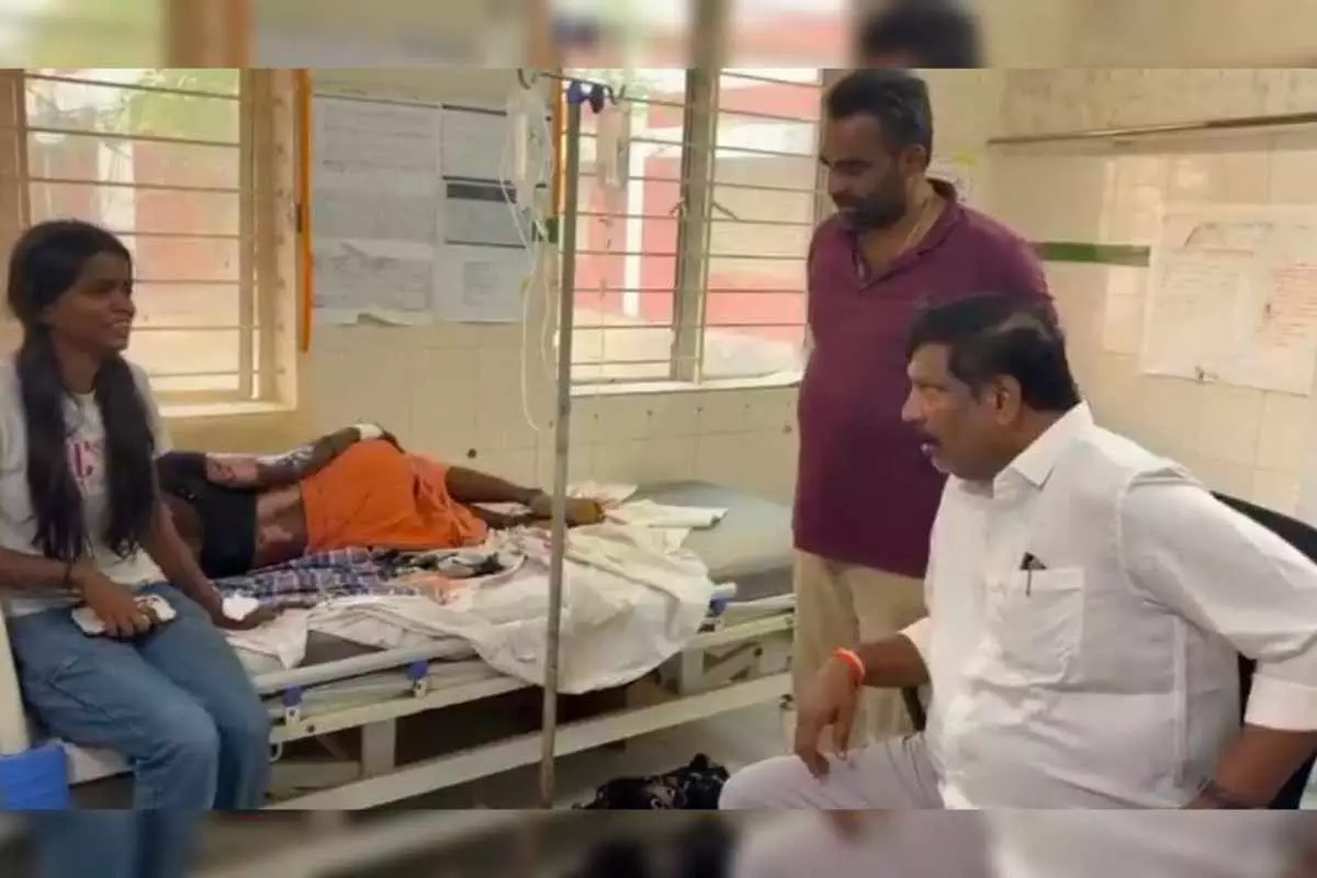 ’ఆపదలో ఫోన్ ఎత్తని సేవలు ఎందుకు?‘ ప్రాణాలతో బయటపడిన ఓ యువతి ఆవేదన ’ఆపదలో ఫోన్ ఎత్తని సేవలు ఎందుకు?‘ ప్రాణాలతో బయటపడిన ఓ యువతి ఆవేదన