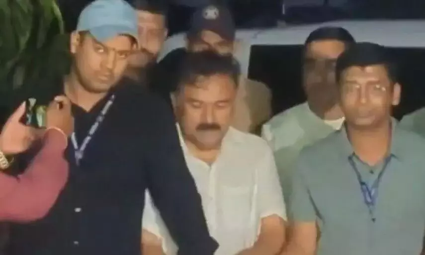 స్వయం ప్రకటిత స్వామిజీ అరెస్టు అనంతరం కొత్త విషయాలు వెలుగులోకి.. స్వయం ప్రకటిత స్వామిజీ అరెస్టు అనంతరం కొత్త విషయాలు వెలుగులోకి..