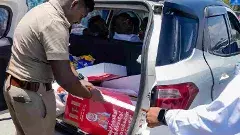 చెన్నైలో ఈసీ దాడులు: రూ. 77 కోట్ల విలువైన నగలు స్వాధీనం