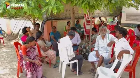 కాలి ముద్దయిన బంధువుల కోసం ఎదురు చూపులు