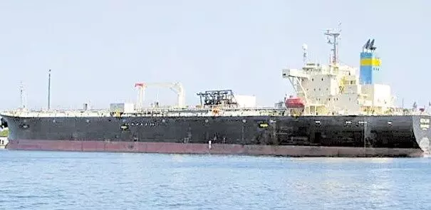 విశాఖ తీరానికి ఇంధన సిరి విశాఖ తీరానికి ఇంధన సిరి