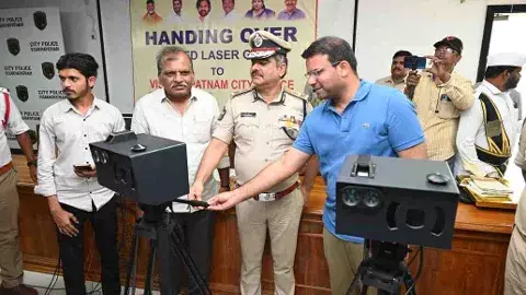 వైజాగ్‌ రైడర్ల వెన్నులో లేజర్‌ గన్స్‌ వణుకు!