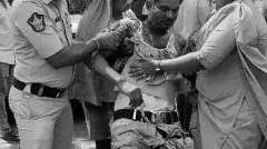 పోలీస్ స్టేషన్‌లో భారీ పేలుడు: ఎస్సై, పోలీసులకు తీవ్ర గాయాలు