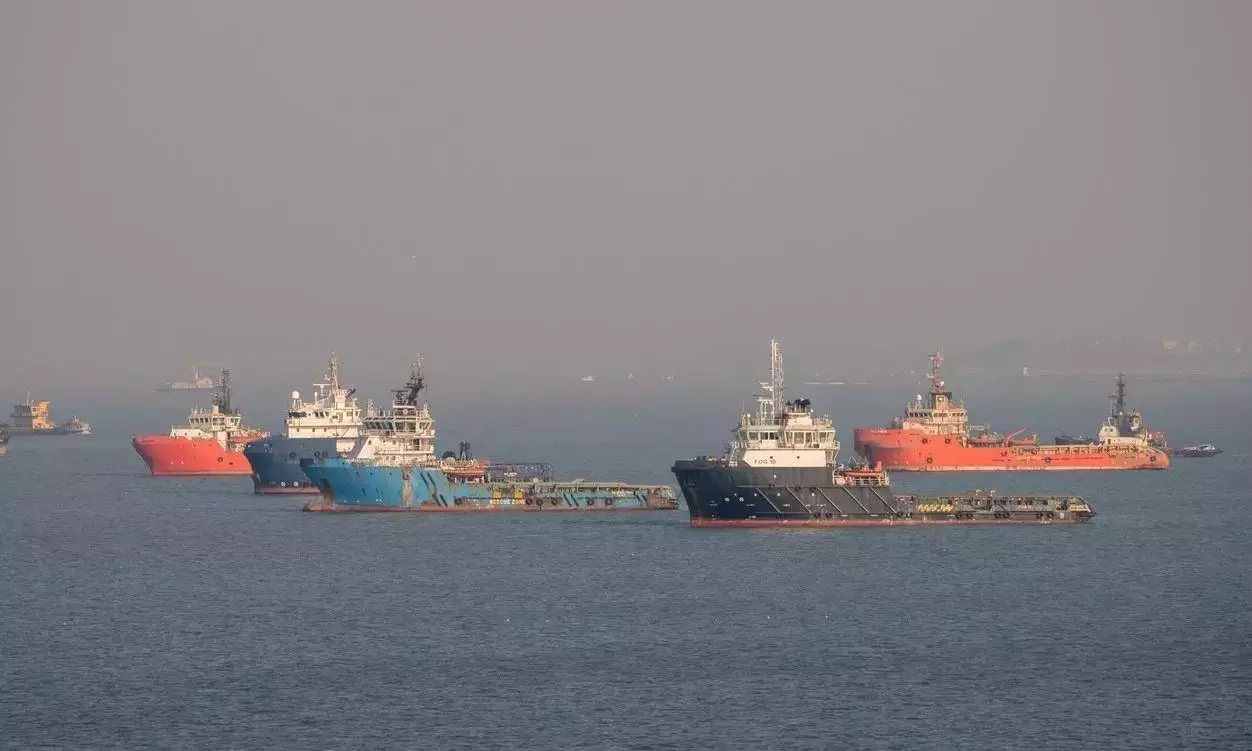 హోర్ముజ్ మూసివేతతో ఇంధన సంక్షోభం.. హోర్ముజ్ మూసివేతతో ఇంధన సంక్షోభం..