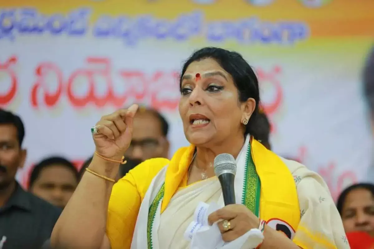 ’పిలవరా పేరు కమ్మరావతి అని‘