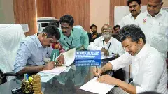 విజయ్ అఫిడవిట్లలో వ్యత్యాసాలు: ఎన్నికల ముందు కొత్త న్యాయ చిక్కులు..