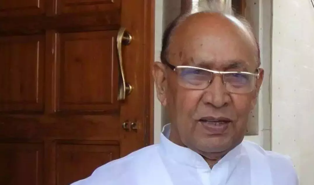 ఐదుగురు ఎమ్మెల్యేలపై చర్యలకు సిద్ధమైన కాంగ్రెస్