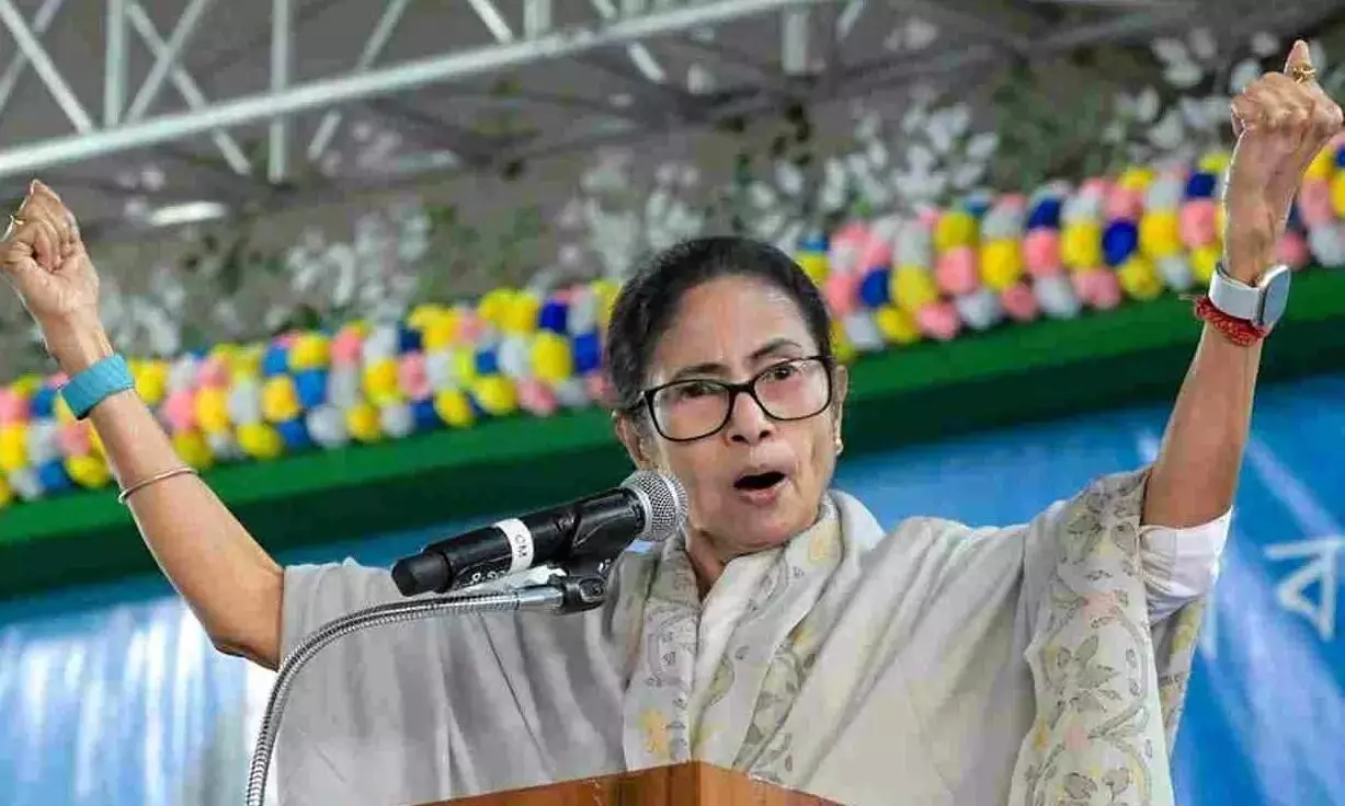 పాక్ హెచ్చరిక.. మోదీపై మమతా విమర్శలు పాక్ హెచ్చరిక.. మోదీపై మమతా విమర్శలు