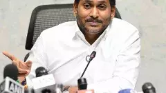 పాదయాత్రలో బాబుకి సినిమా చూపిస్తా: జగన్‌