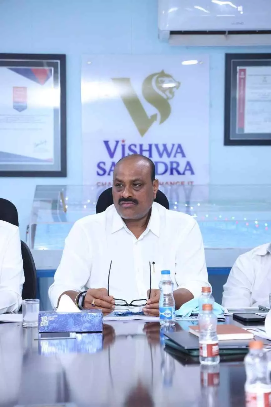 కలకలం రేపుతున్న వైఎస్ఆర్ మరణంపై అచ్చెన్నాయుడి వ్యాఖ్యలు కలకలం రేపుతున్న వైఎస్ఆర్ మరణంపై అచ్చెన్నాయుడి వ్యాఖ్యలు