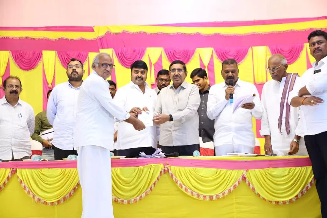 రెండో విడత ల్యాండ్ పూలింగ్ ఎలా జరుగుతోందంటే... రెండో విడత ల్యాండ్ పూలింగ్ ఎలా జరుగుతోందంటే...