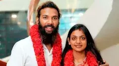 మహా కుంభమేళ మోనాలిసా ఇంకా మైనరే..