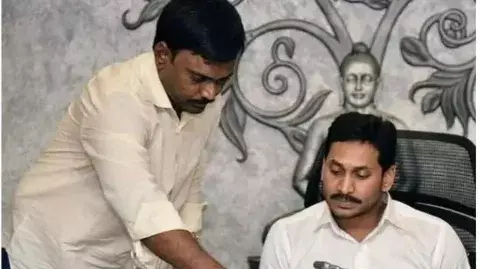 జగన్ పీఏ కేఎన్‌ఆర్ ఖాతాలోనూ కోట్ల కొద్ది కరెన్సీ